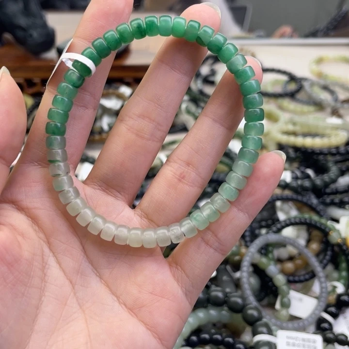 透闪石质玉未镶嵌手链