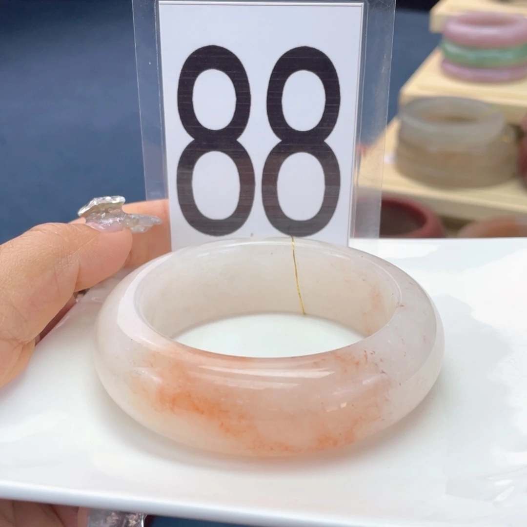 石英岩玉未镶嵌手镯