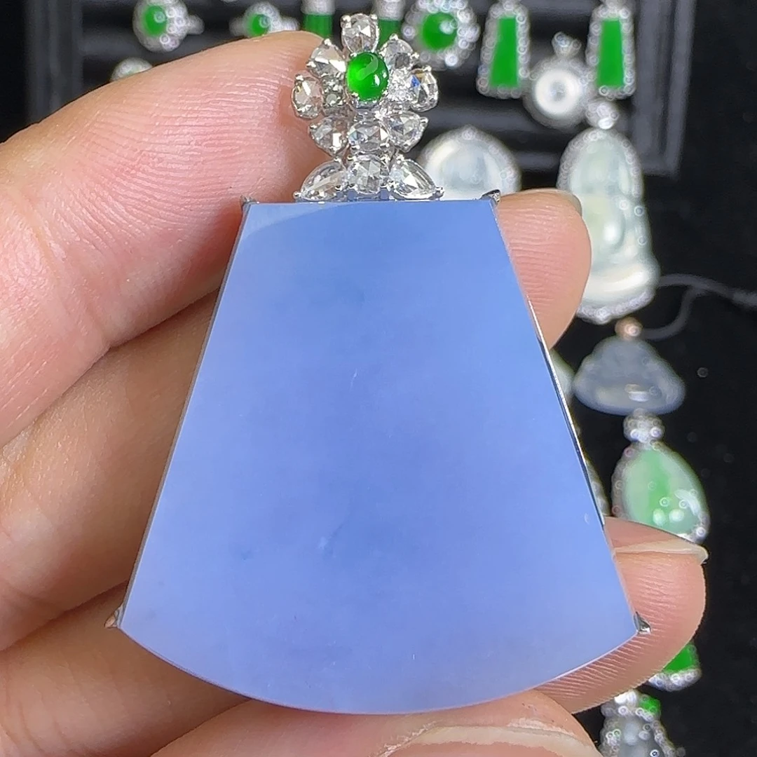 颈饰18K金镶嵌翡翠天然翡翠