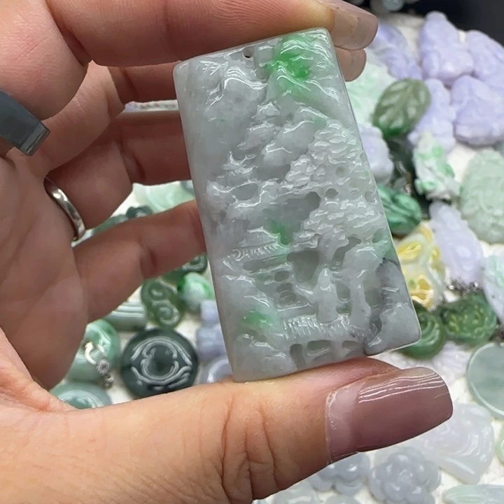 翡翠未镶嵌颈饰山水牌
