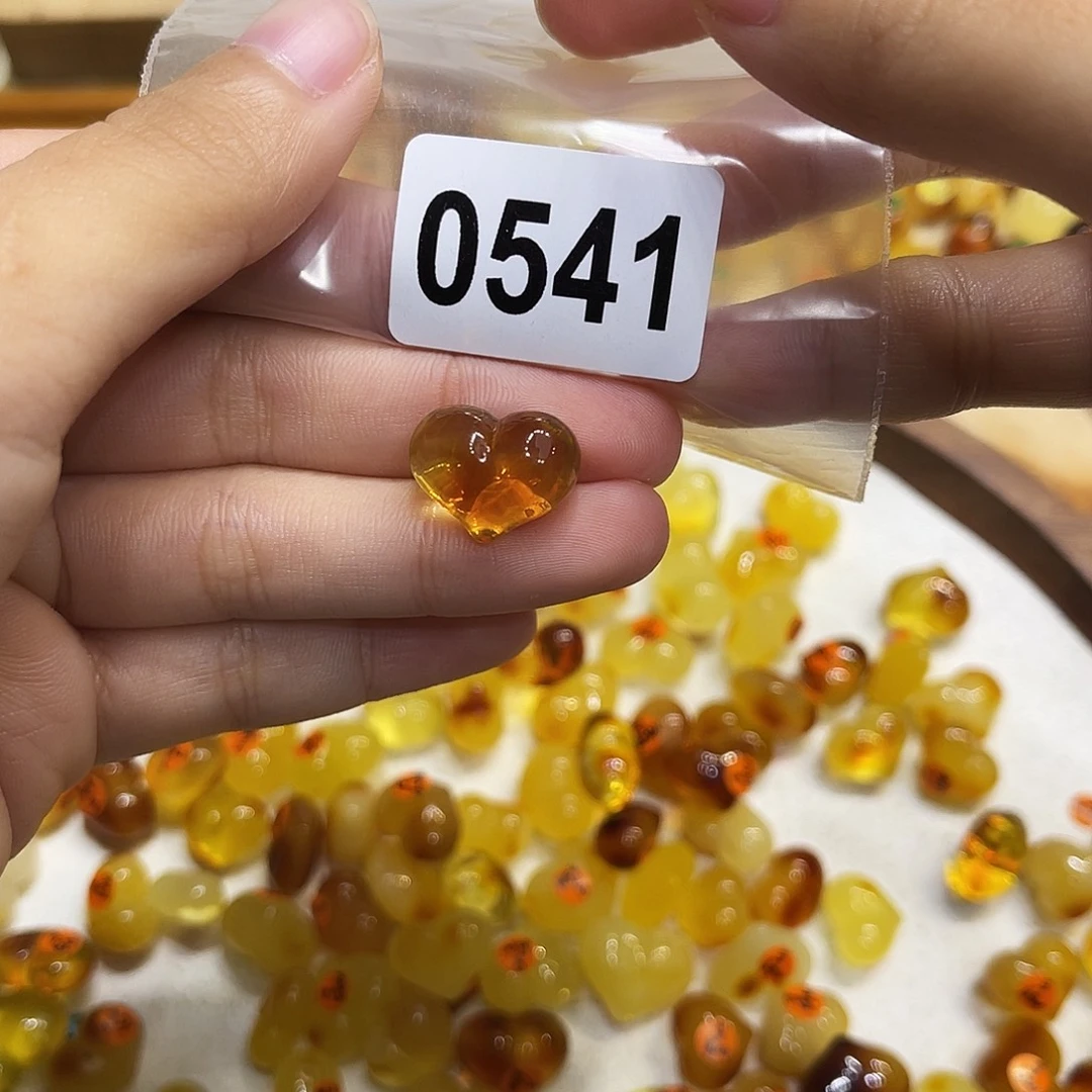 琥珀未镶嵌珠宝奇石