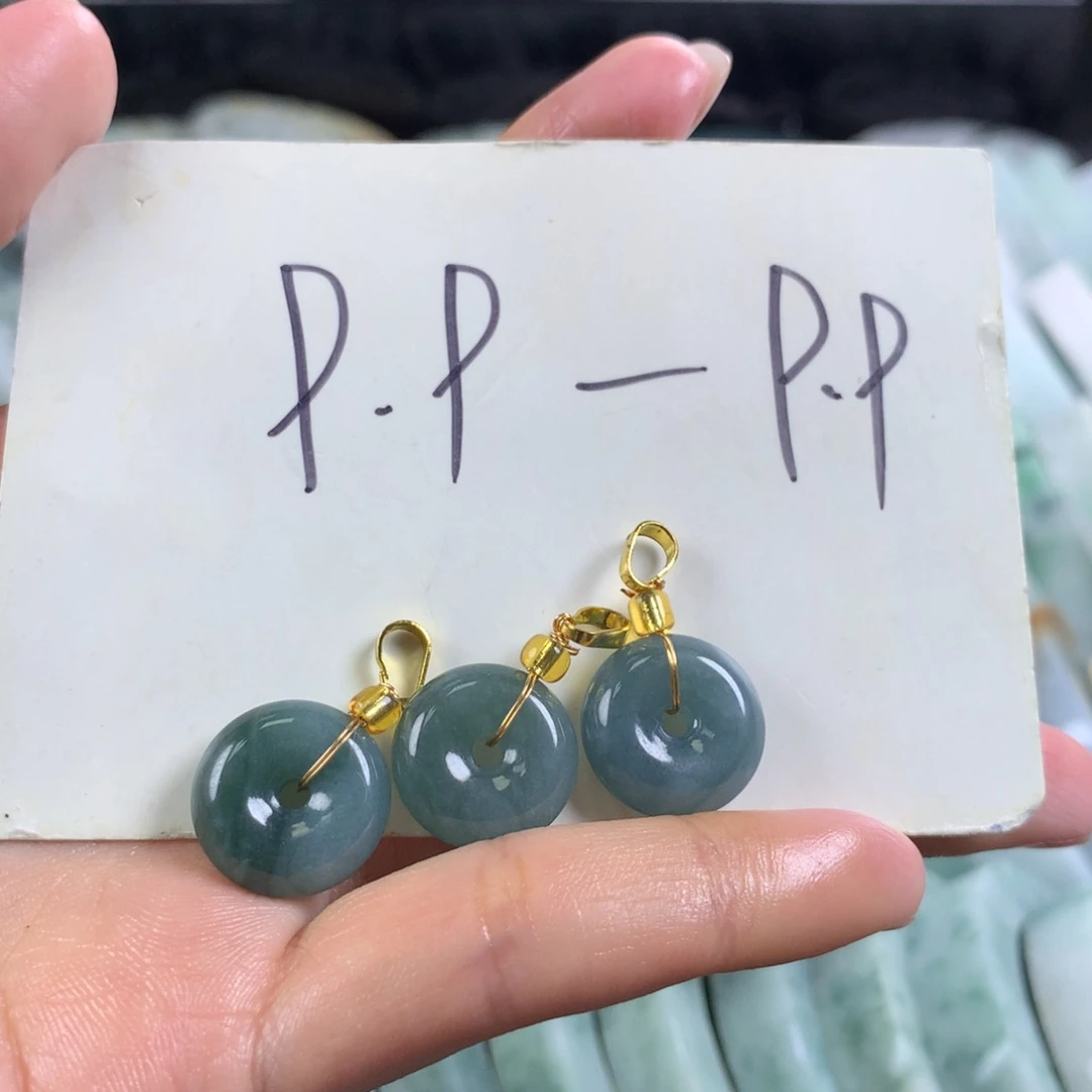 翡翠未镶嵌颈饰多样性发一件