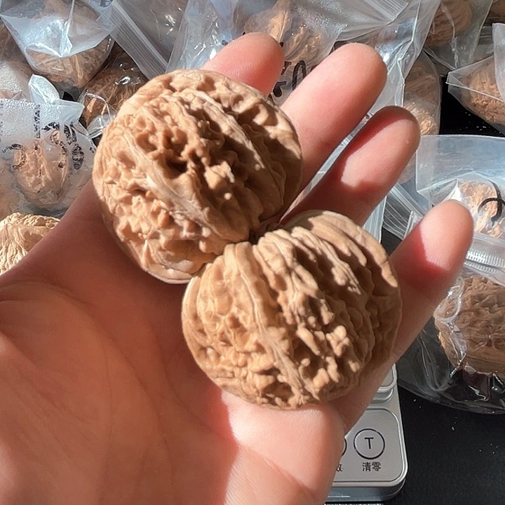 文玩核桃把件B****n47尺四座楼