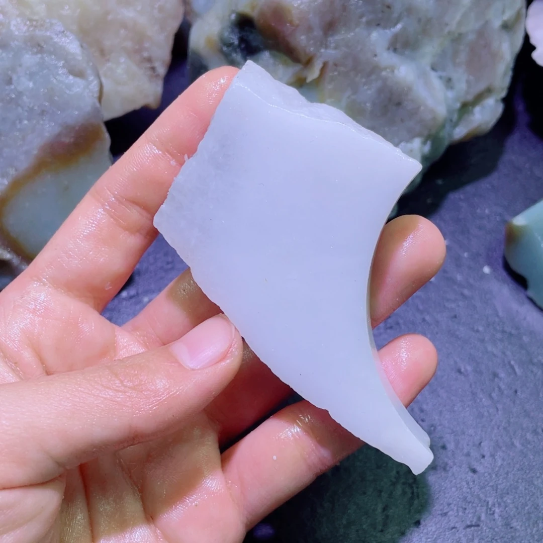 和田玉未镶嵌珠宝半成品