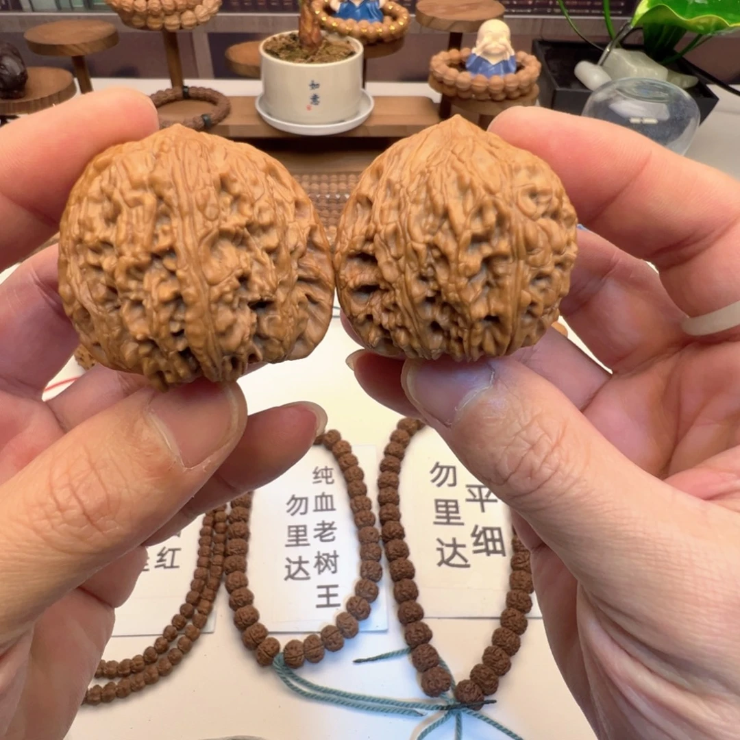 文玩核桃把件回血文玩核桃麻核桃白狮子三角球白一对43mm无修