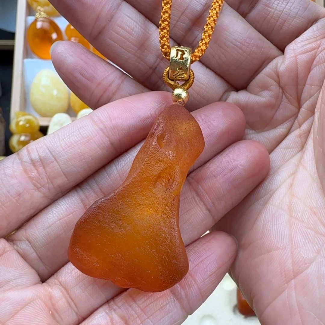 蜜蜡未镶嵌颈饰蜜蜡