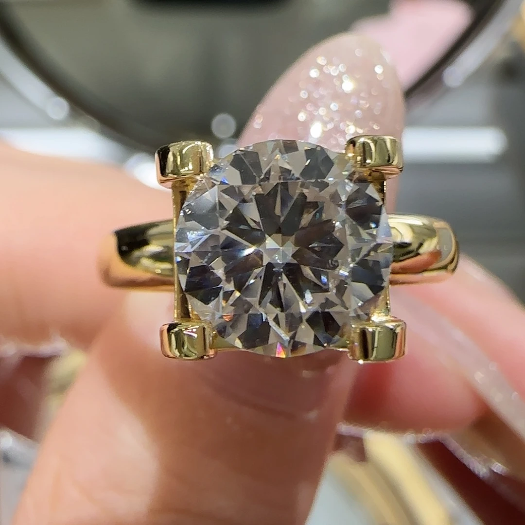 实验室培育钻石18K金镶嵌重金牛头2卡