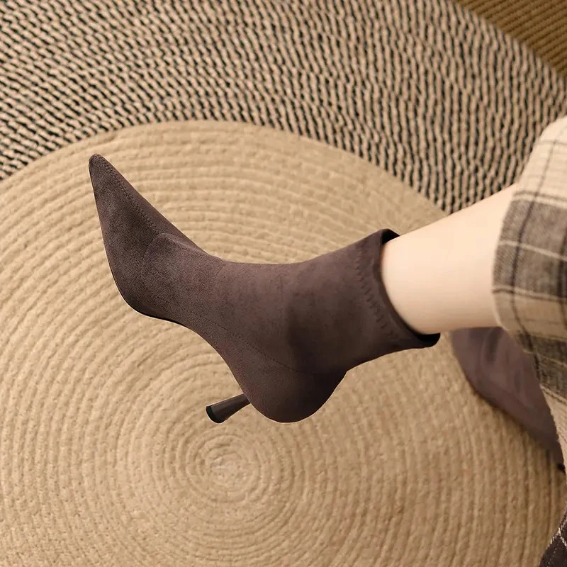 2025显瘦裸靴尖头细跟弹力瘦瘦靴时尚高跟鞋韩版女短靴单靴秋冬