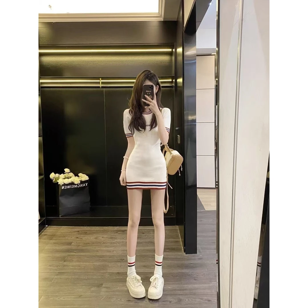 小个子针织休闲连衣裙女夏季新款气质修身收腰显瘦包臀短裙子