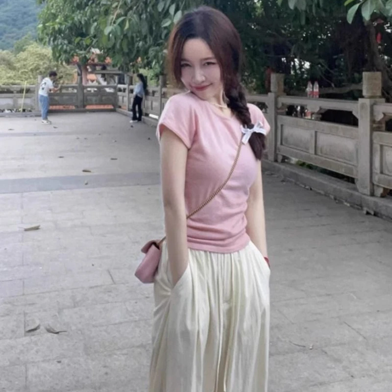 褶皱圆领短款短袖t恤夏2025新款设计感红色小众修身正肩绝美上衣