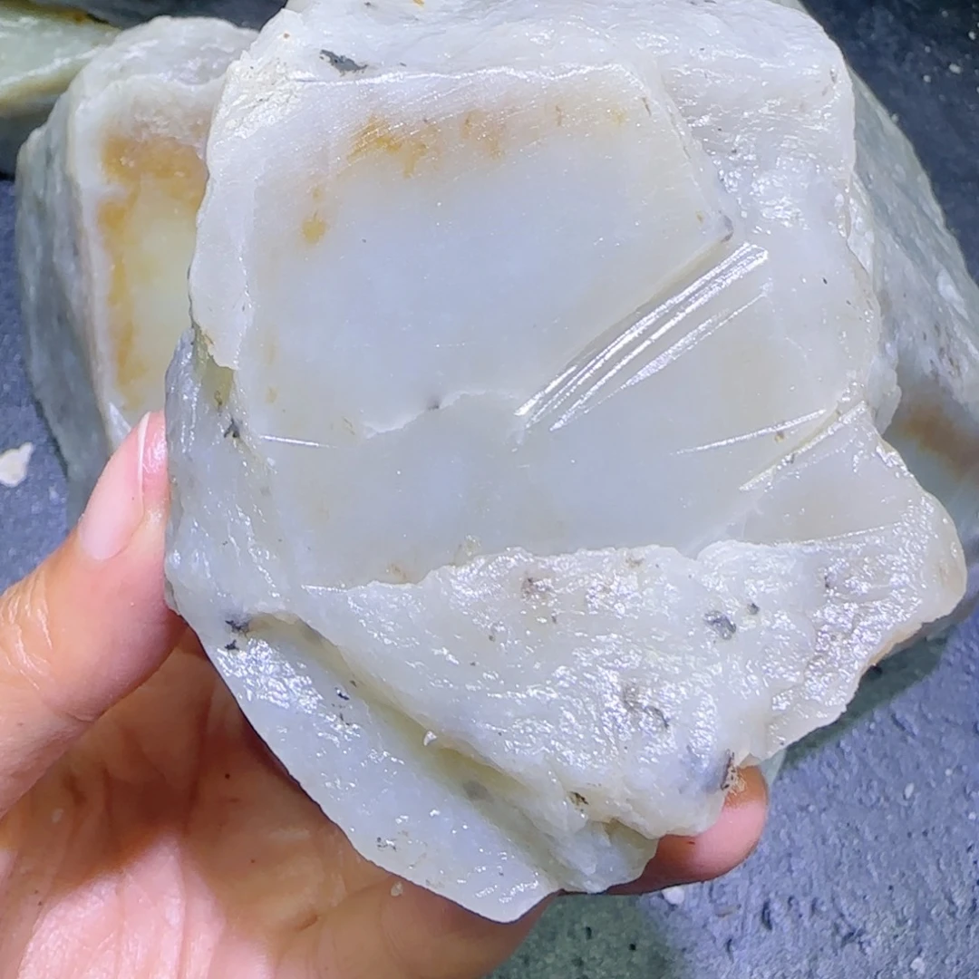 和田玉未镶嵌珠宝半成品