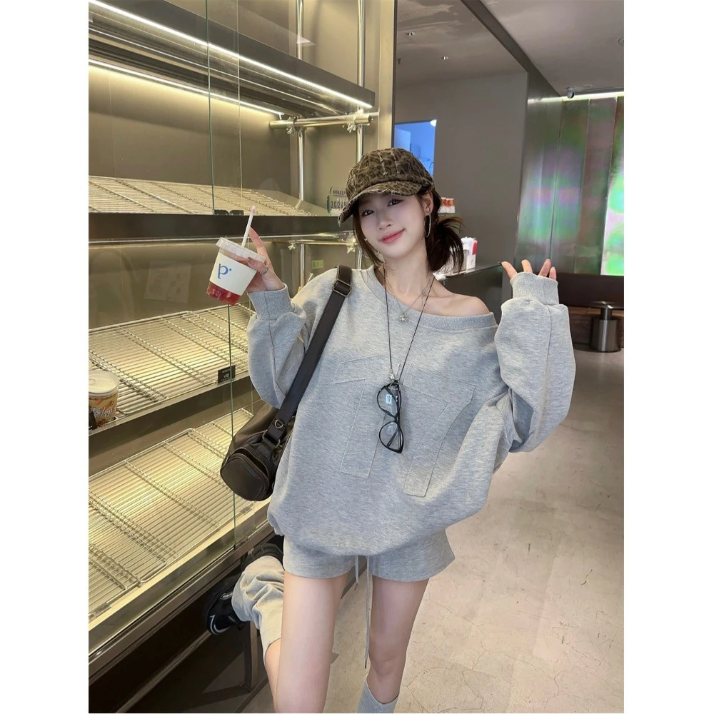 灰色休闲套装女秋季2025新款贴布字母宽松长袖卫衣高腰阔腿短裤子