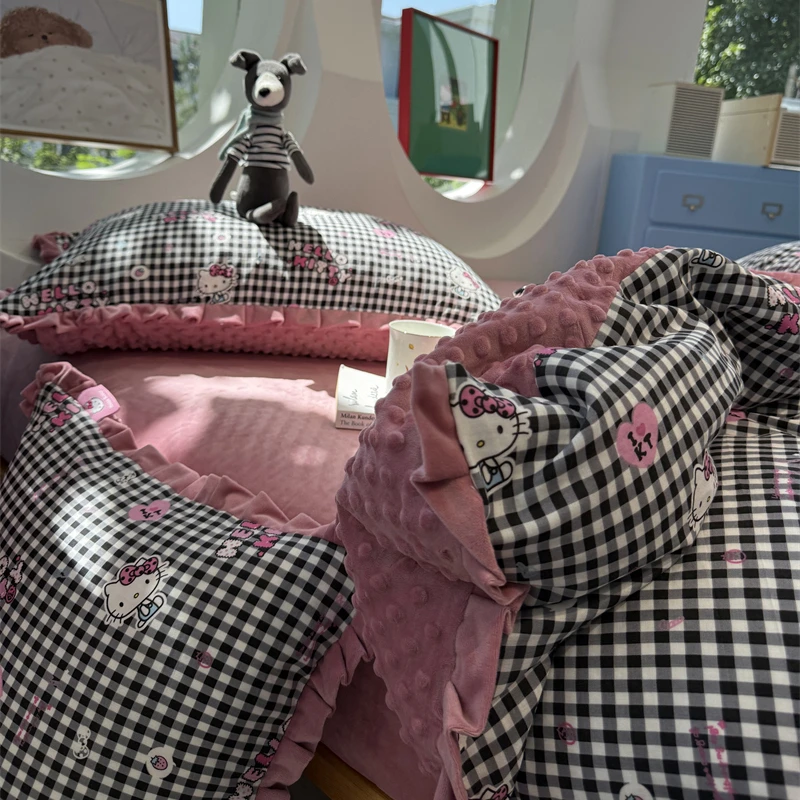 易安阁皱皱花边双层纱加豆豆绒kt猫黑格四件套1.5m1.8宿舍三件套
