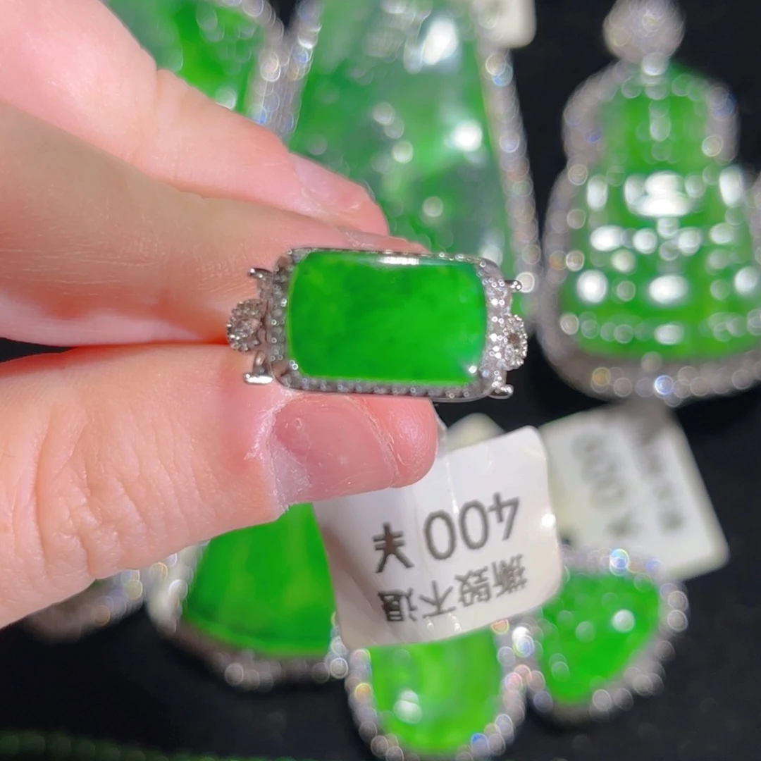 翡翠银S925镶嵌颈饰马鞍