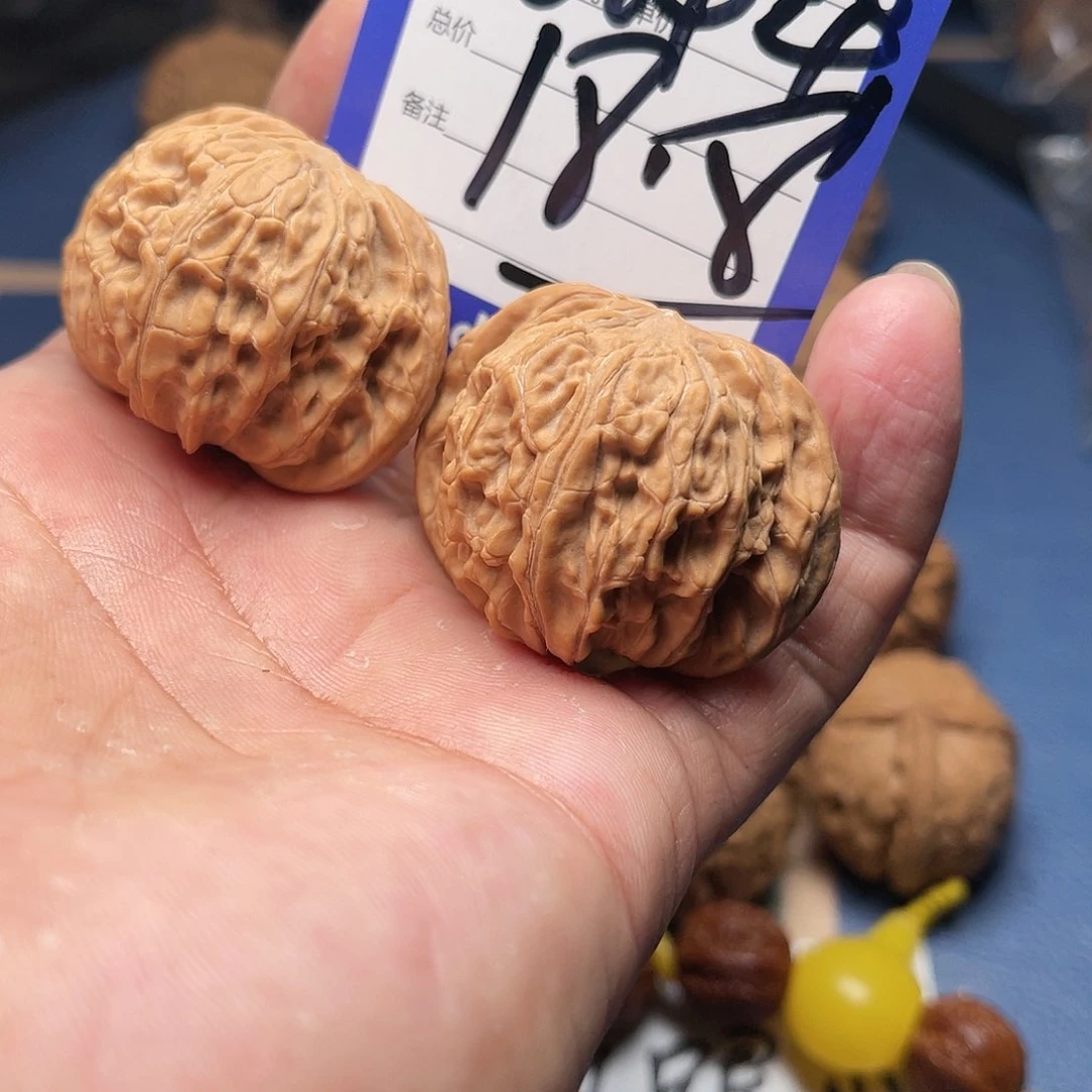 【闪购商品】文玩核桃吊坠T****m文玩核桃