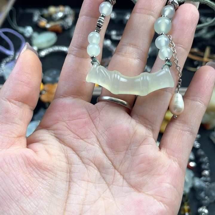 蛇纹石玉合金颈饰