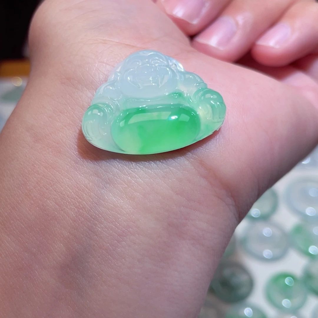 颈饰未镶嵌翡翠佛公