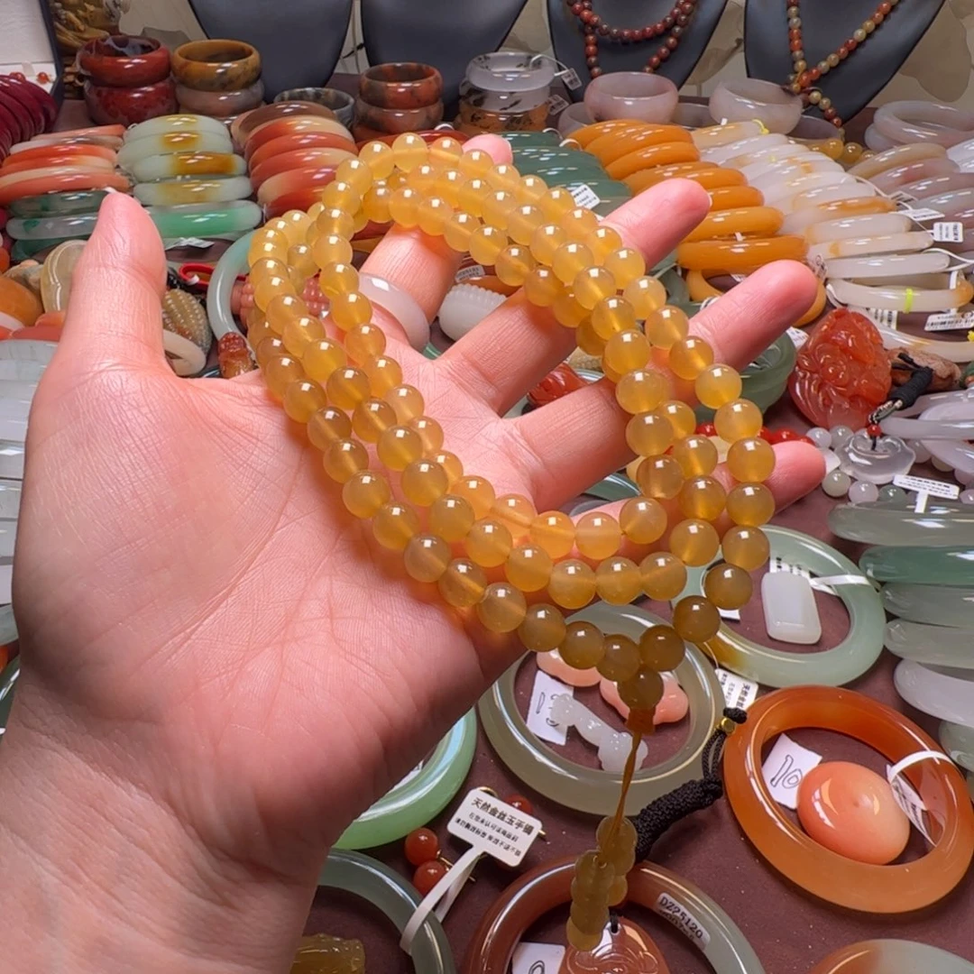 杭***澜石英岩玉未镶嵌手镯