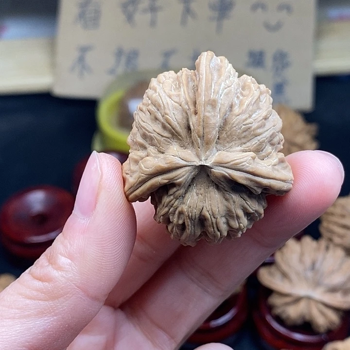 o***哥文玩核桃吊坠瑕疵单只不退不换