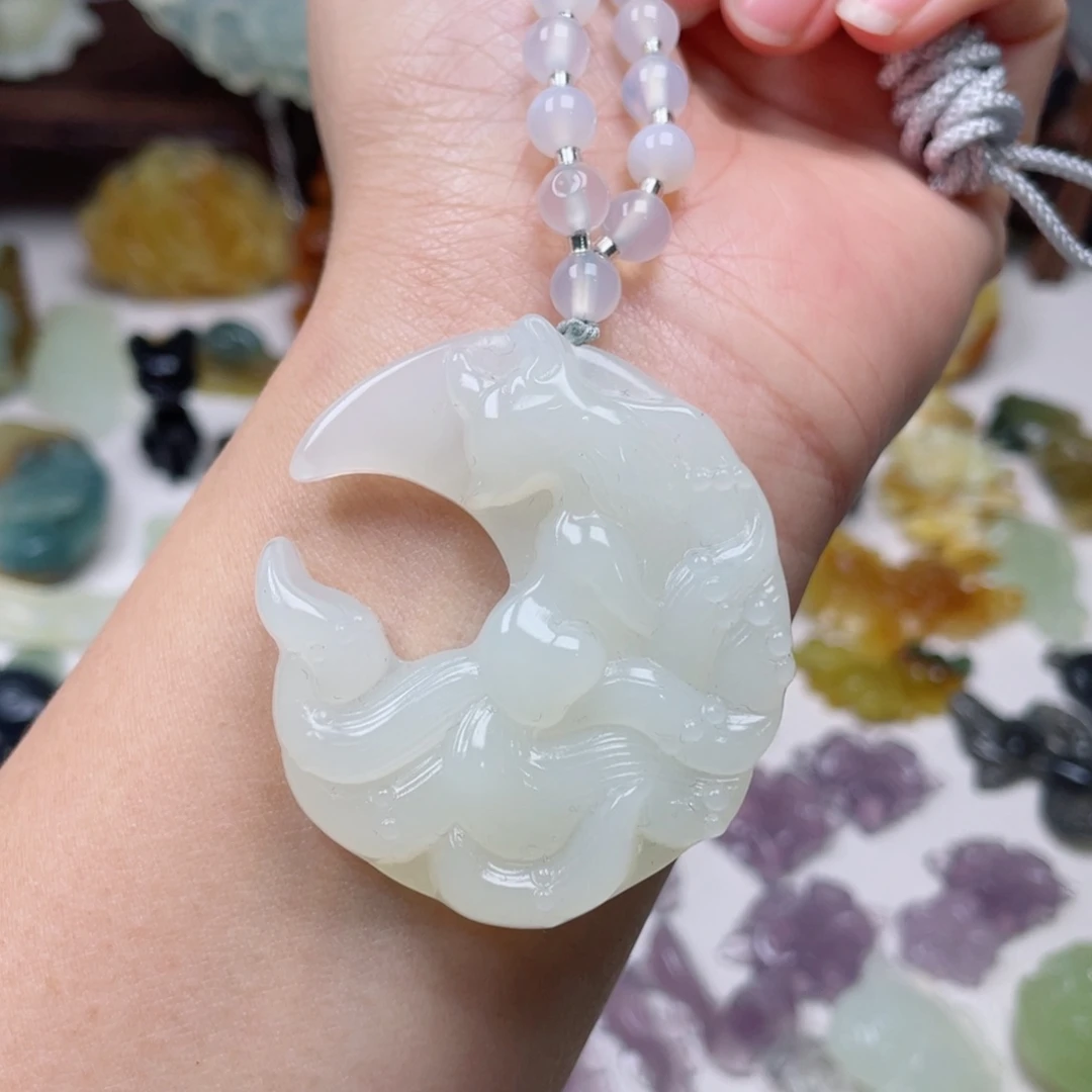 蛇纹石玉颈饰未镶嵌