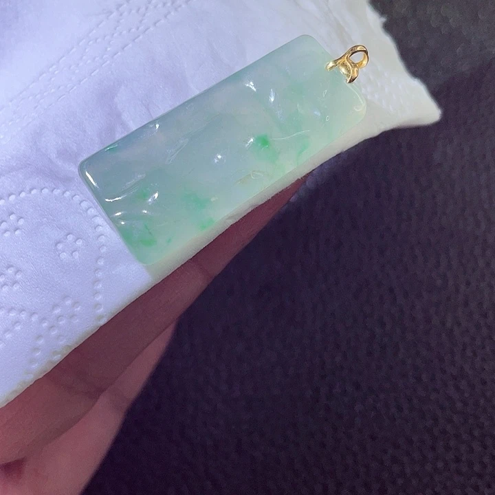 颈饰18K金镶嵌翡翠翡翠