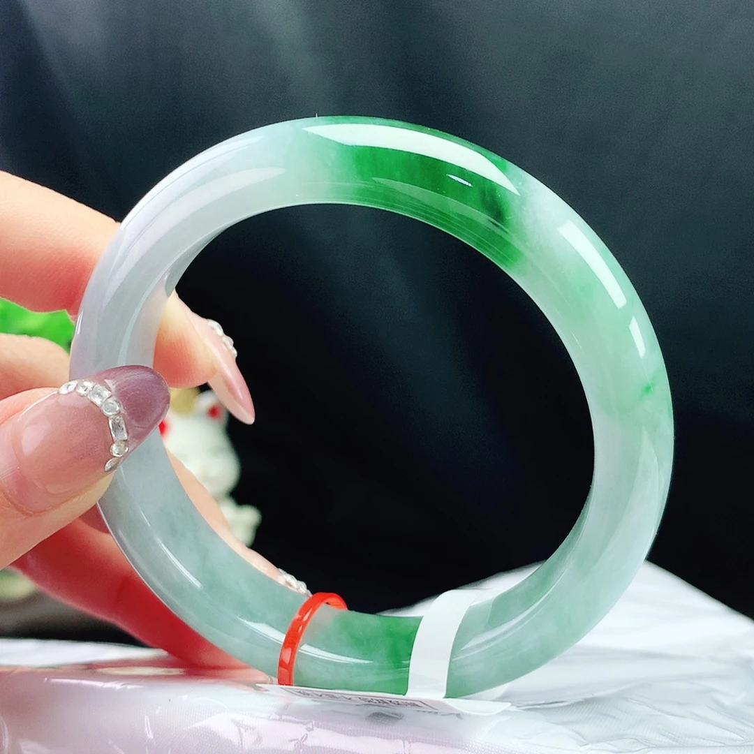 翡翠手镯未镶嵌57圈