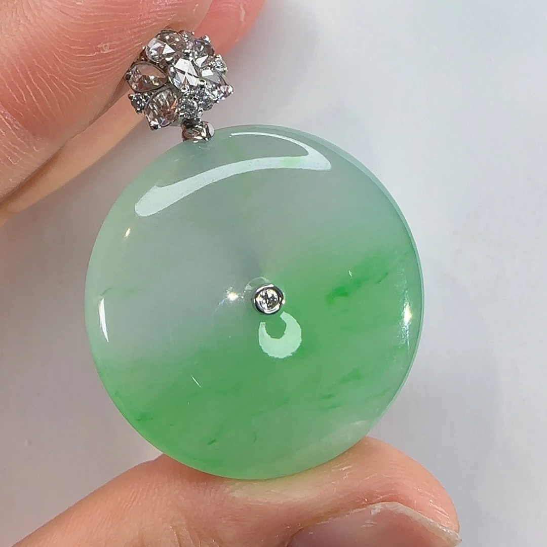 翡翠18K金镶嵌颈饰天然翡翠