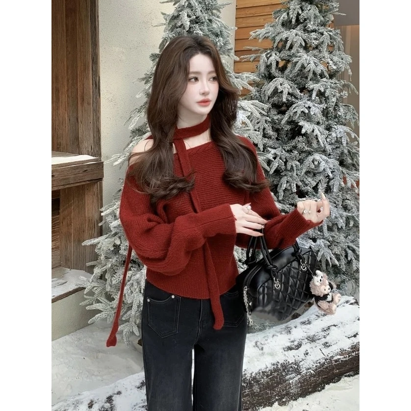 圣诞节氛围感穿搭红色斜肩挂脖飘带毛衣女秋冬宽松露肩针织衫上衣