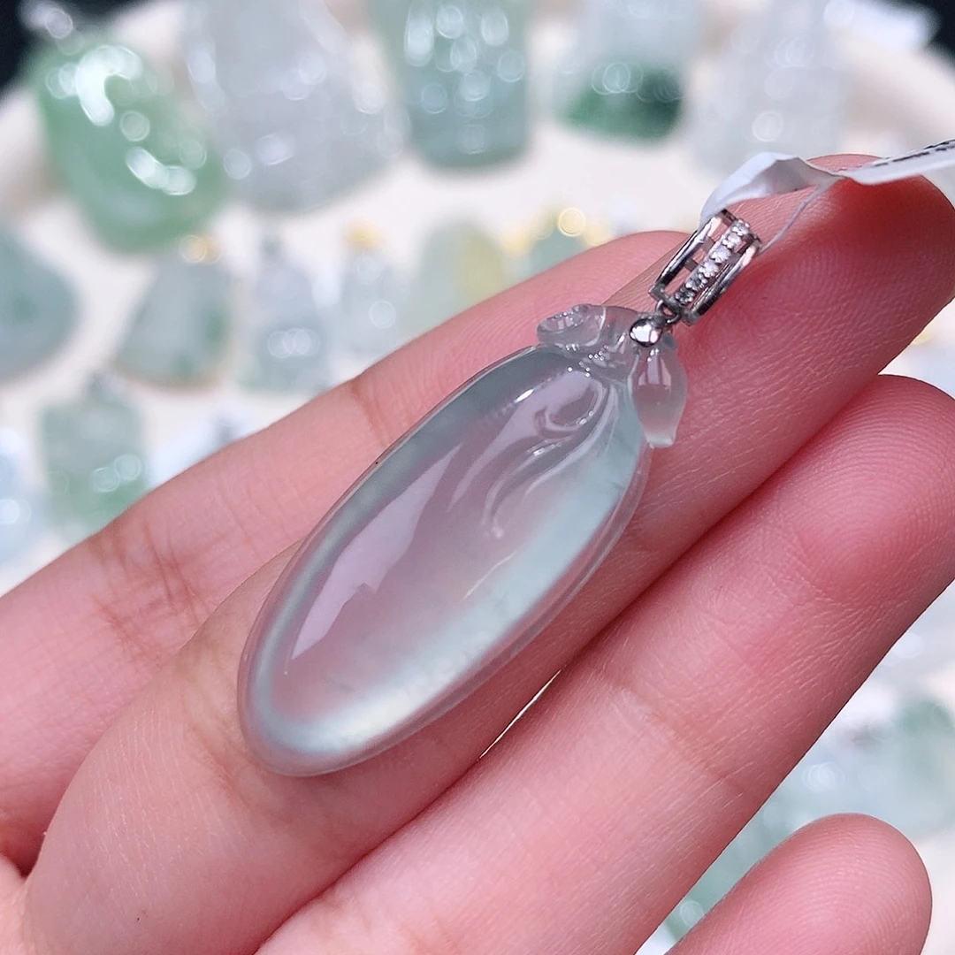 颈饰18K金镶嵌翡翠31-13-6.4