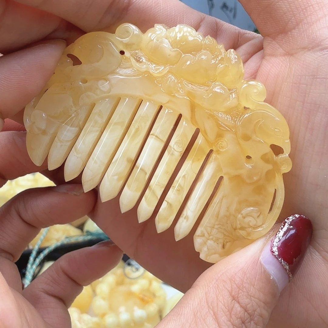 琥珀裸石未镶嵌……