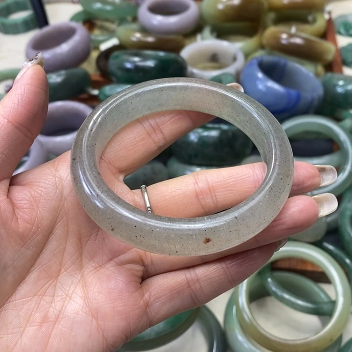 东陵石未镶嵌手镯