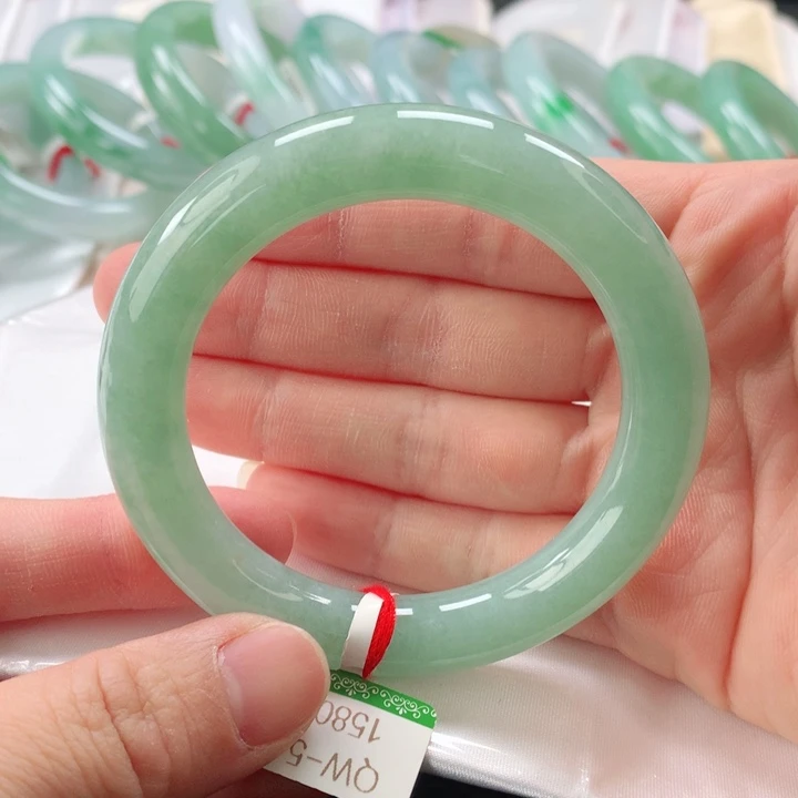 翡翠手镯未镶嵌缅甸A货翡翠手镯