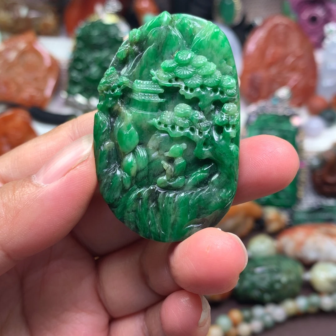 翡翠未镶嵌颈饰挂件