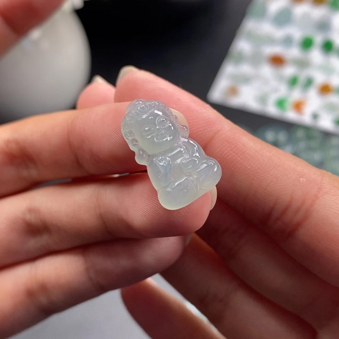 翡翠裸石冰胶宝宝佛
