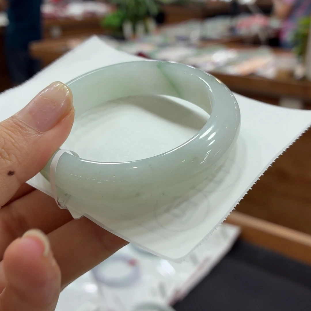 未镶嵌手镯翡翠手镯贵妃