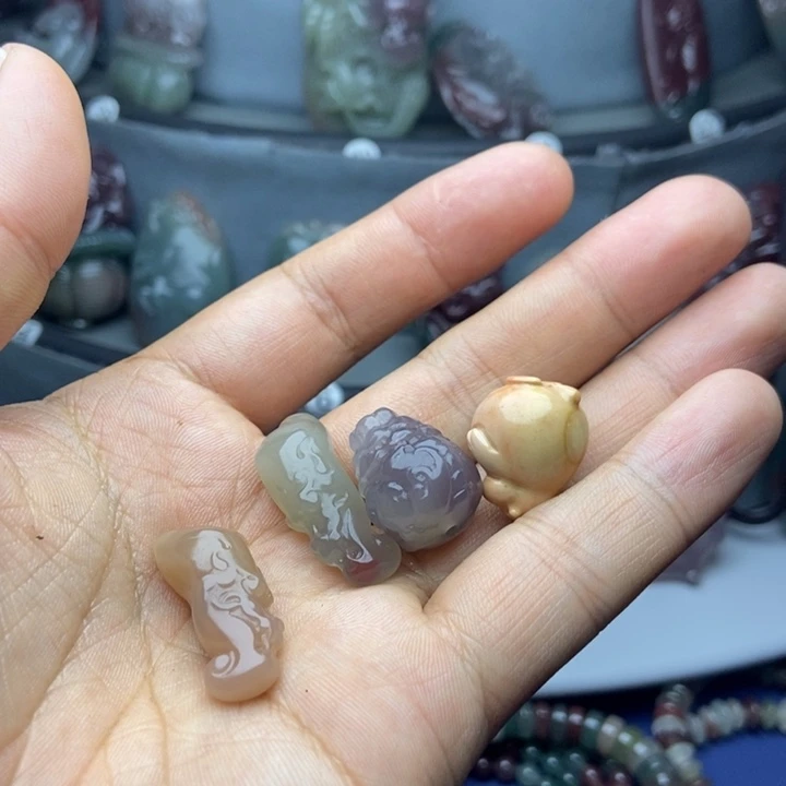 李***意玛瑙/玉髓未镶嵌颈饰