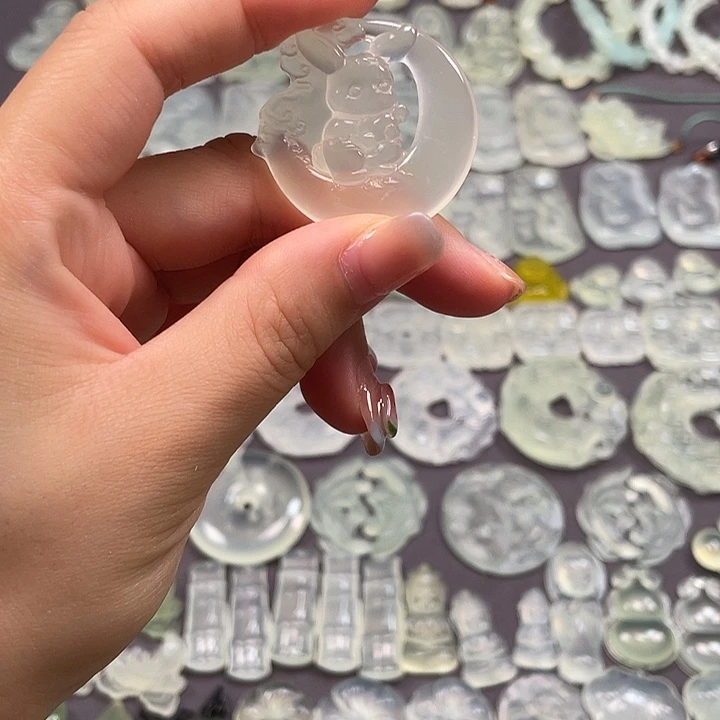 未镶嵌蛇纹石玉颈饰