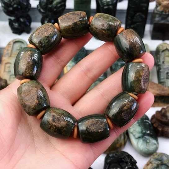 未镶嵌手串岫岩河磨玉（透闪石质玉）