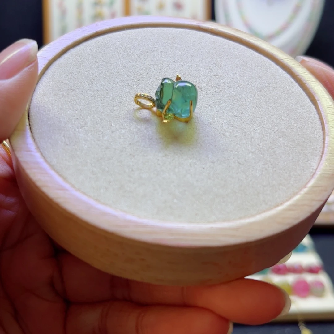 一***看吊坠(不含链)碧玺未镶嵌