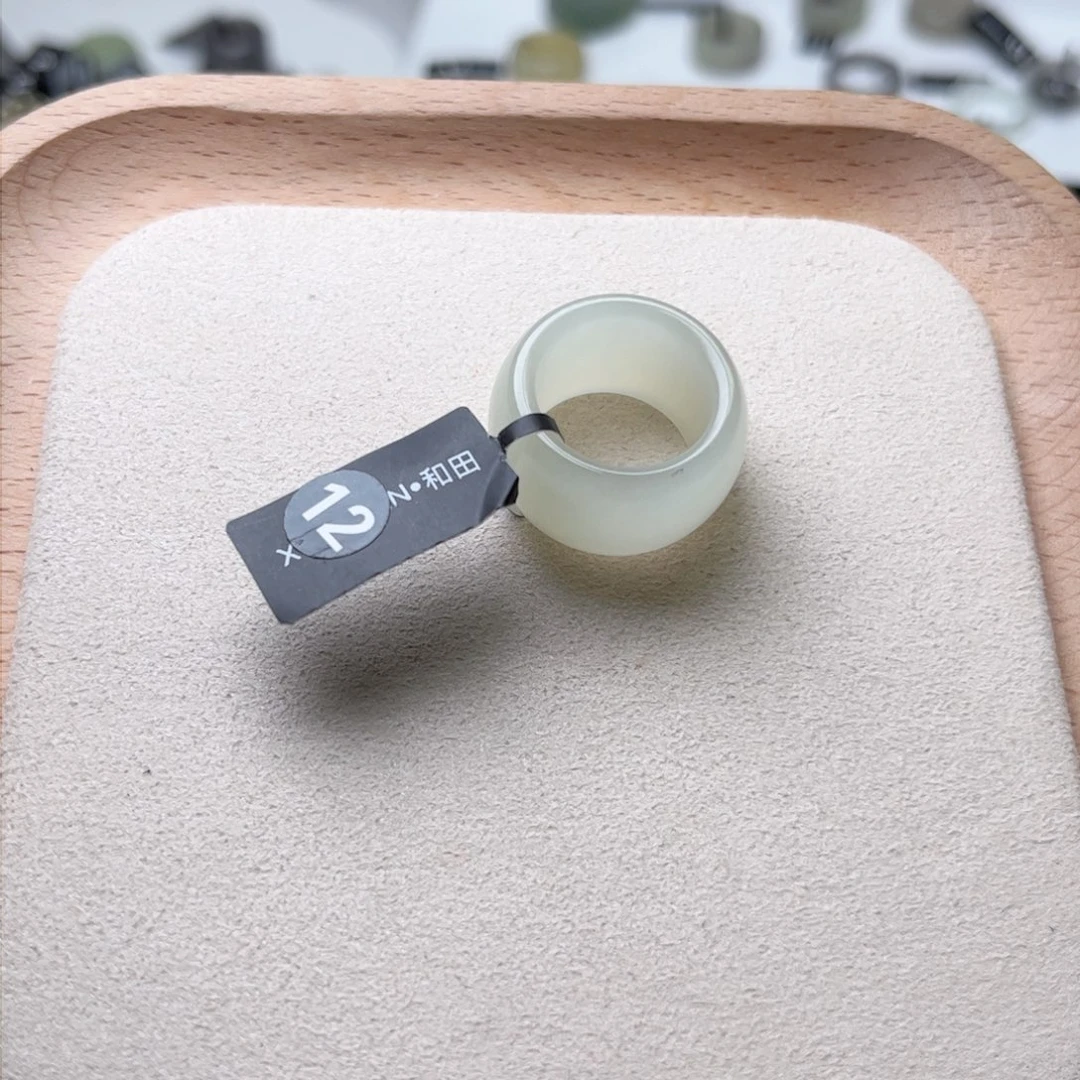 和田玉（糖玉）戒指未镶嵌