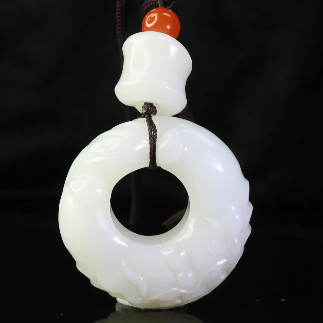 27和田玉羊脂白玉仿古扣/200242上海嘉禾拍卖