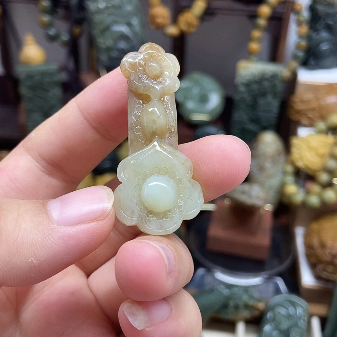 岫岩老玉（透闪石质玉）未镶嵌把件