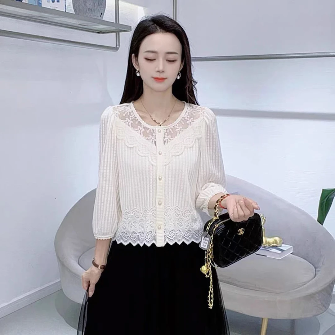 25160款时尚设计感拼接蕾丝长袖圆领衬衫洋气百搭显瘦上衣