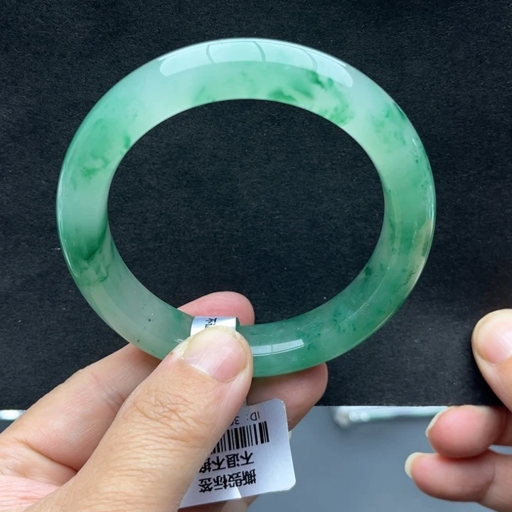 石英质玉未镶嵌手镯58/59