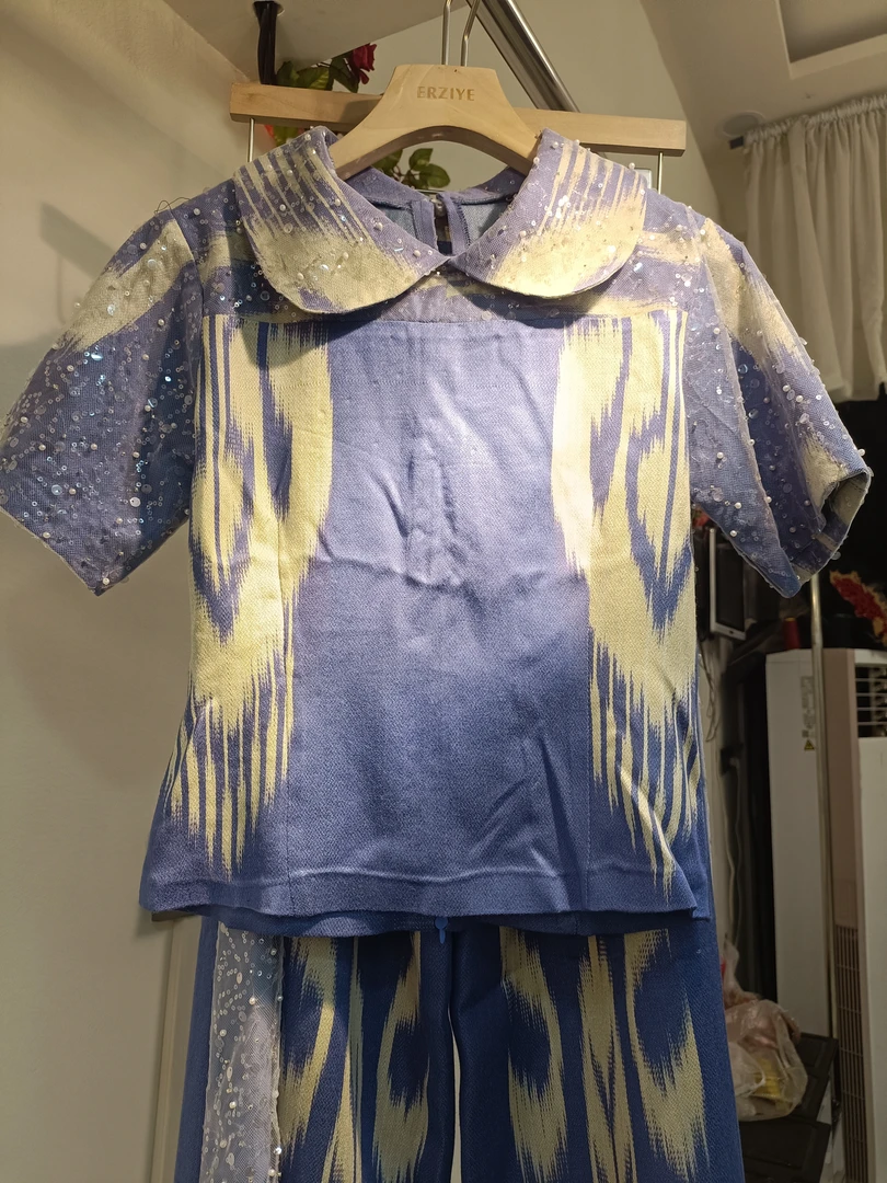 和田浅蓝色裤子套装