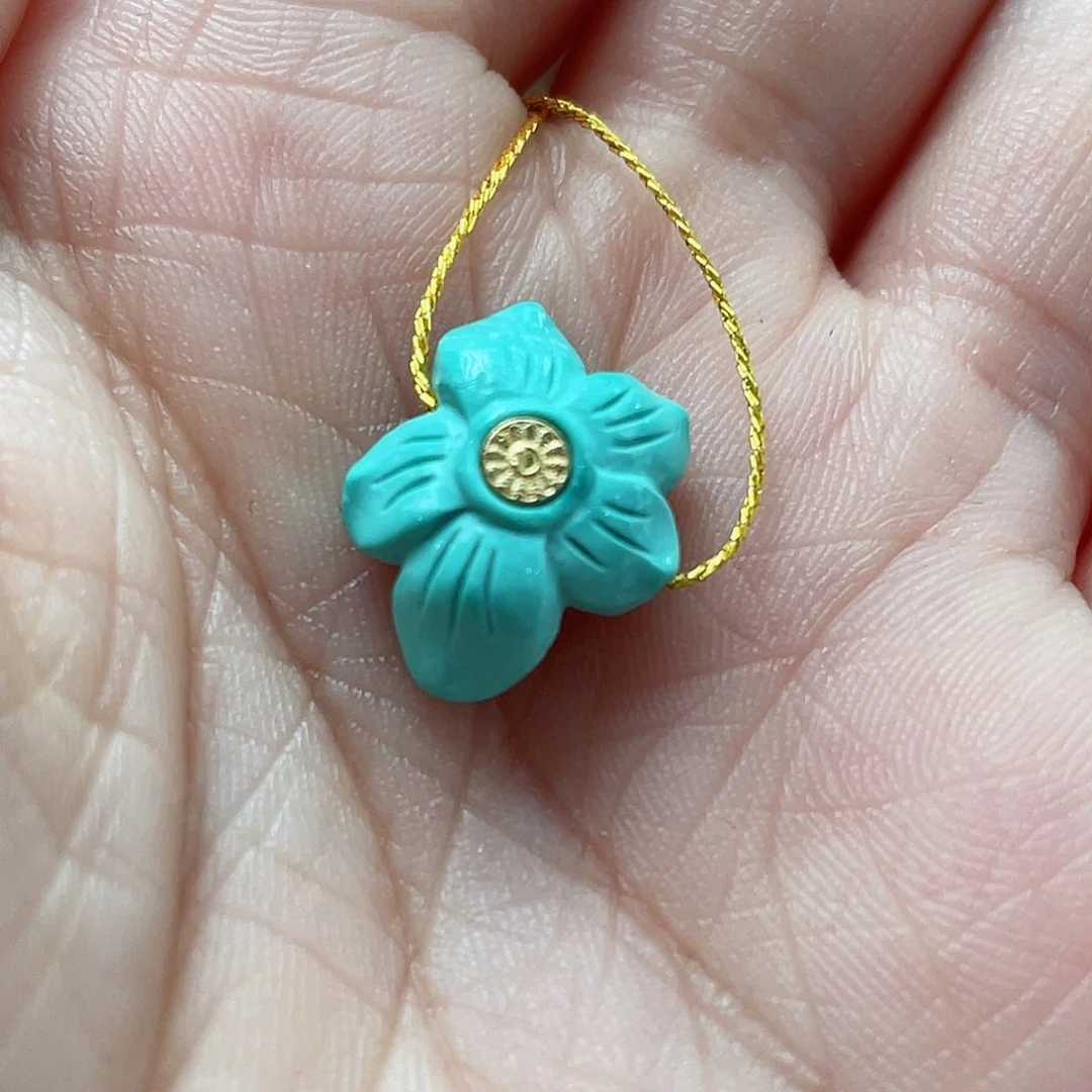 绿松石颈饰未镶嵌