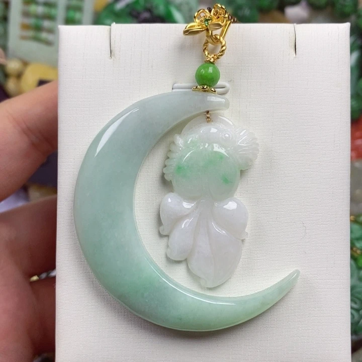 翡翠未镶嵌吊坠(赠链)