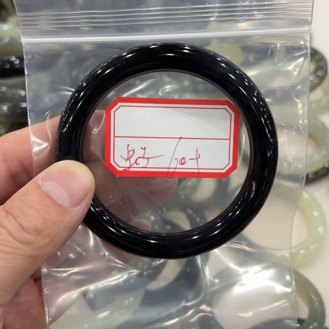 蛇纹石玉手镯未镶嵌大***子