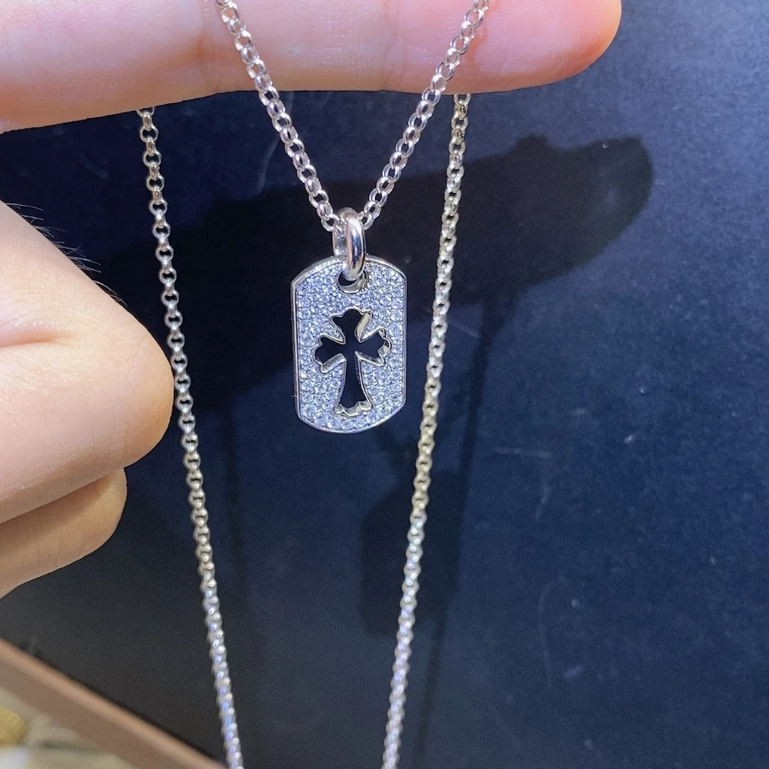 项链钻石18K金镶嵌镂空十字架军牌k白