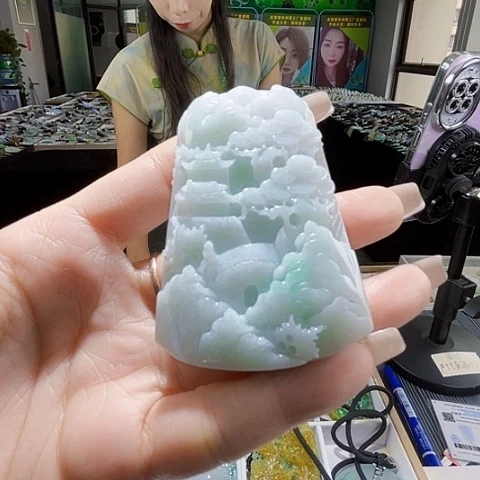 颈饰未镶嵌翡翠一个